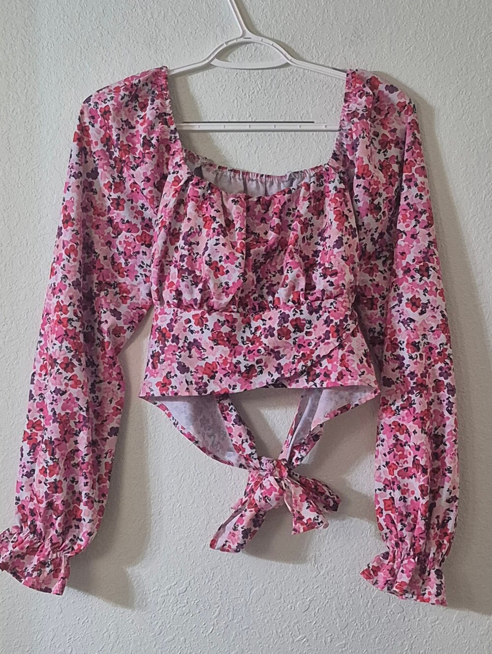 SHEIN Pink Floral Tie-Back Long Sleeve Crop Top